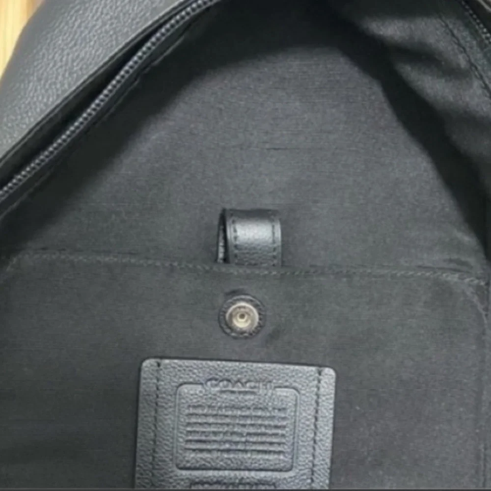 (Unistyle) NWOT Coach Black Leather Charles Pack - Picture 8 of 8